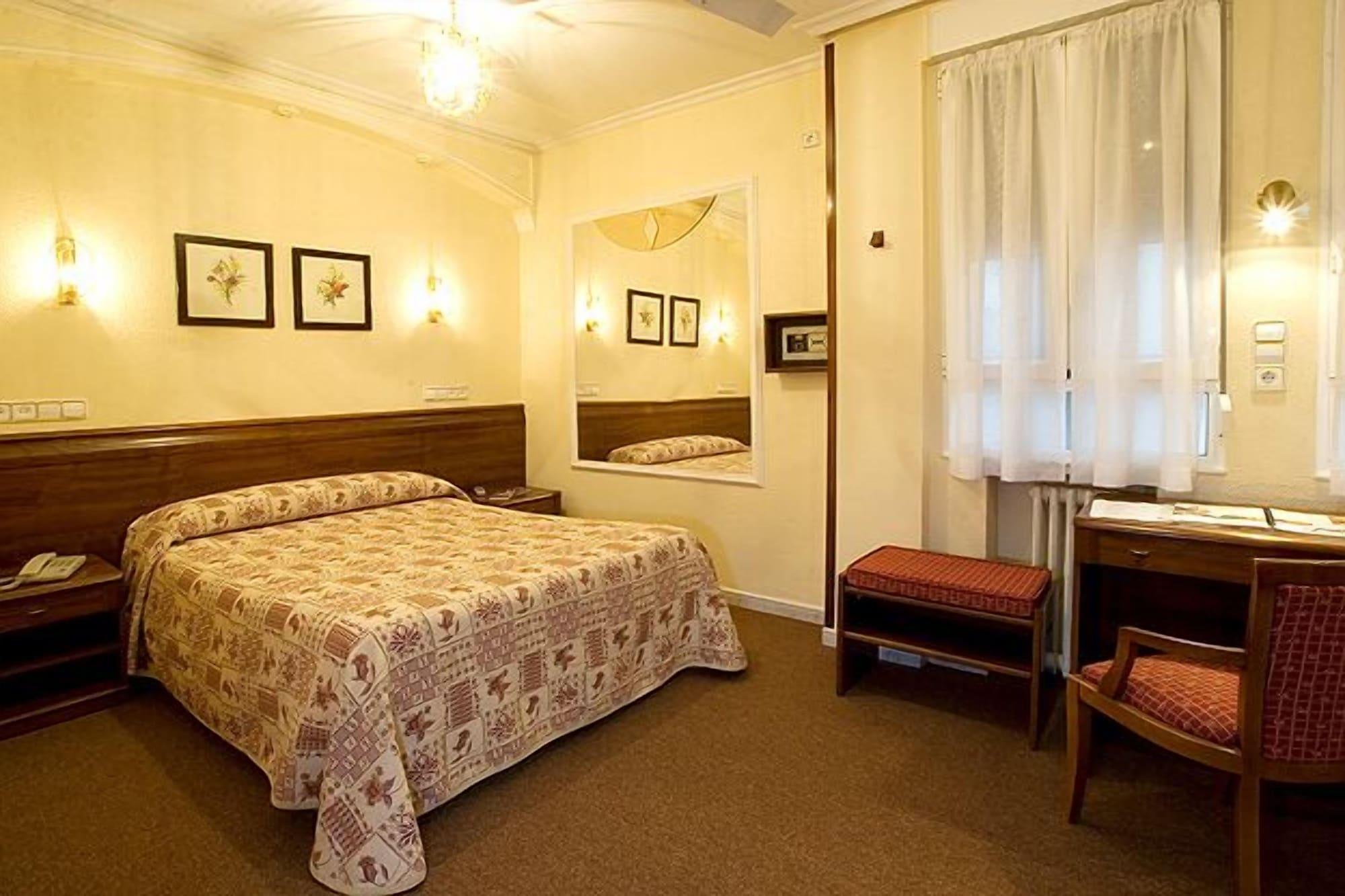 Hotel Castilla Gijon Bagian luar foto