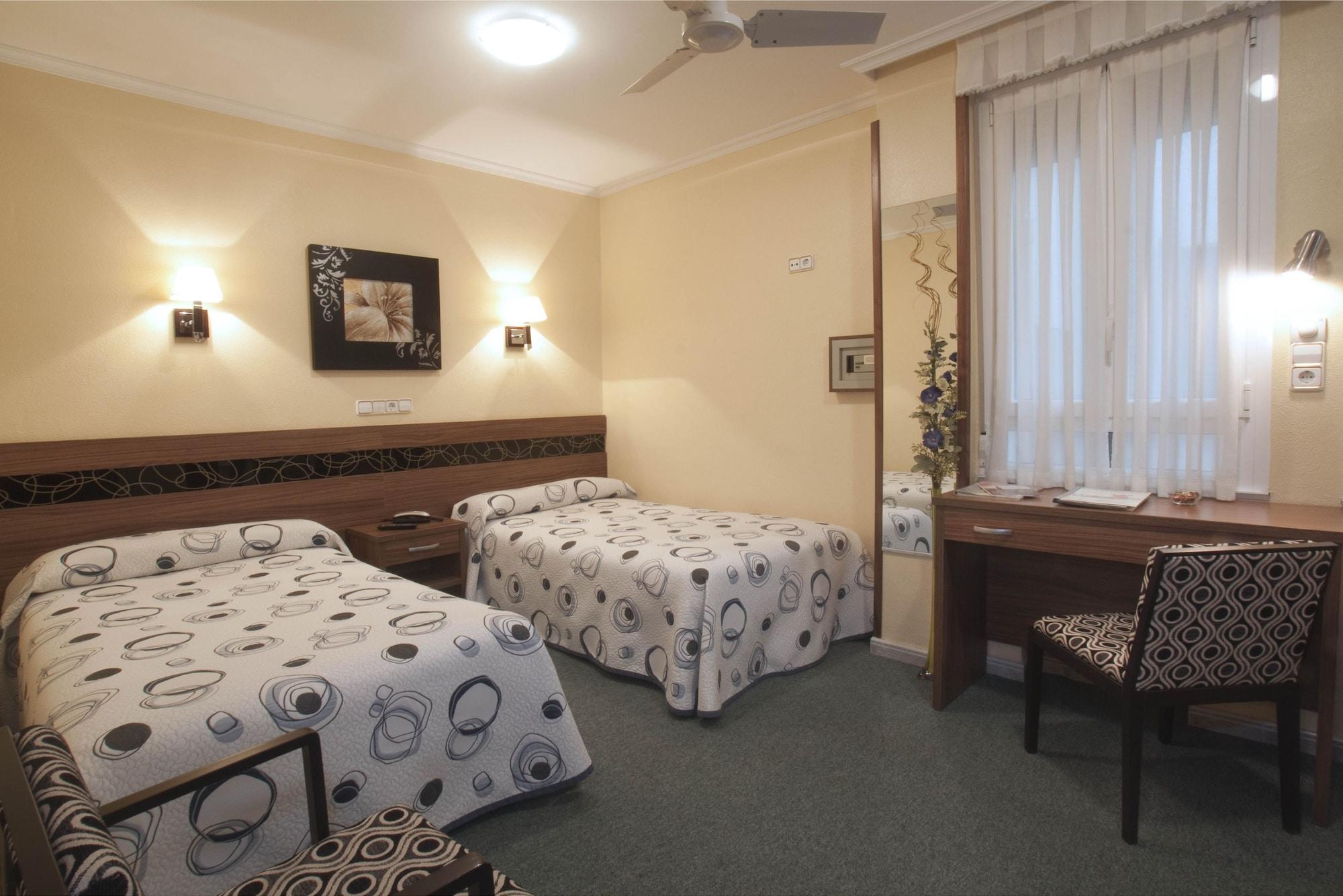 Hotel Castilla Gijon Bagian luar foto