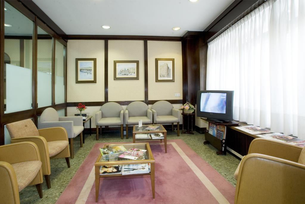 Hotel Castilla Gijon Bagian luar foto