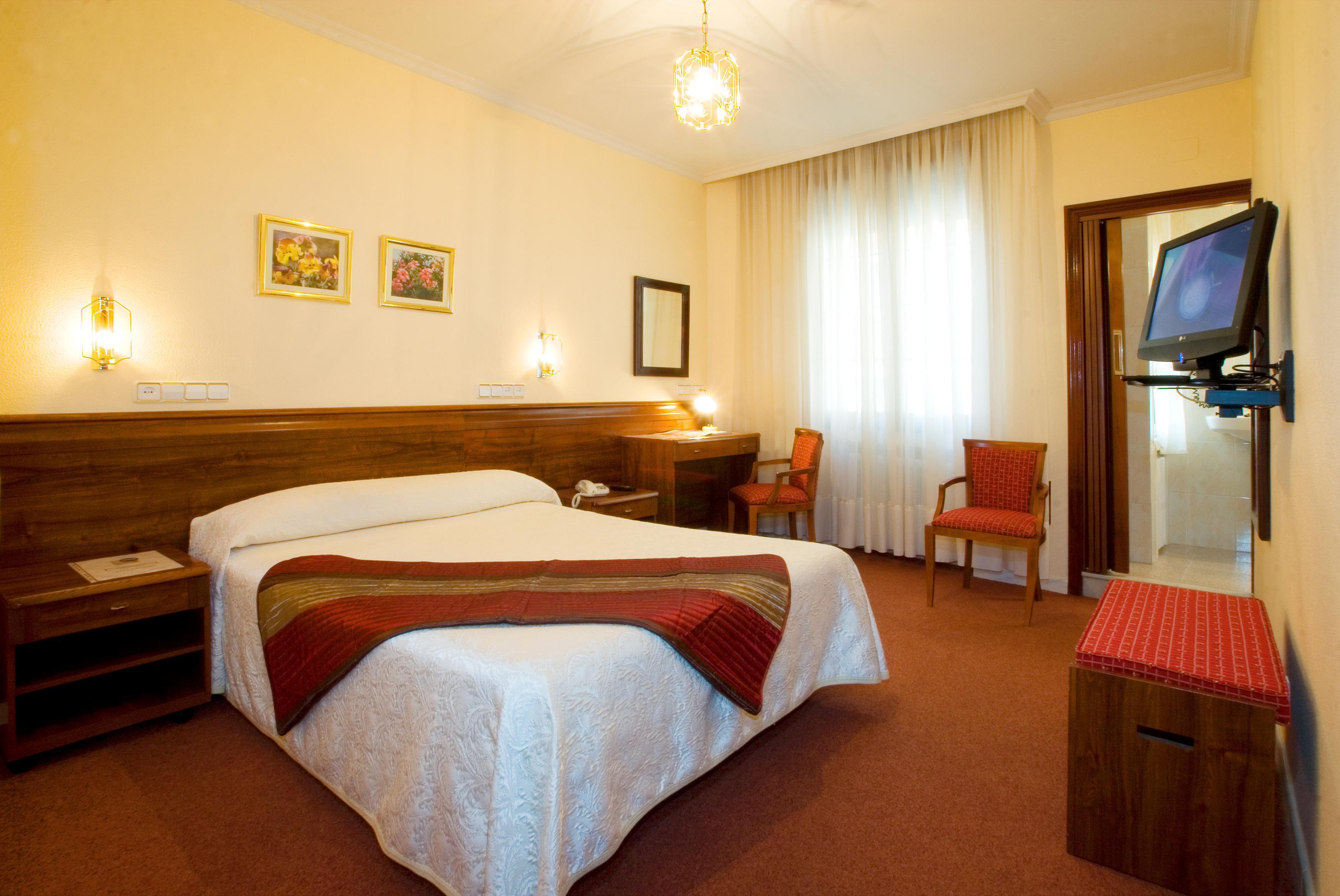 Hotel Castilla Gijon Bagian luar foto
