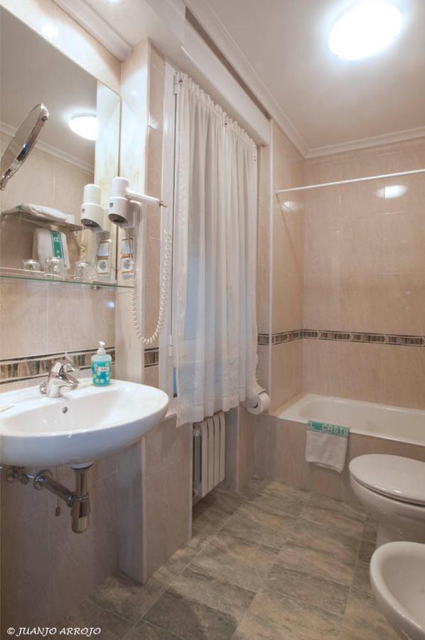 Hotel Castilla Gijon Bagian luar foto